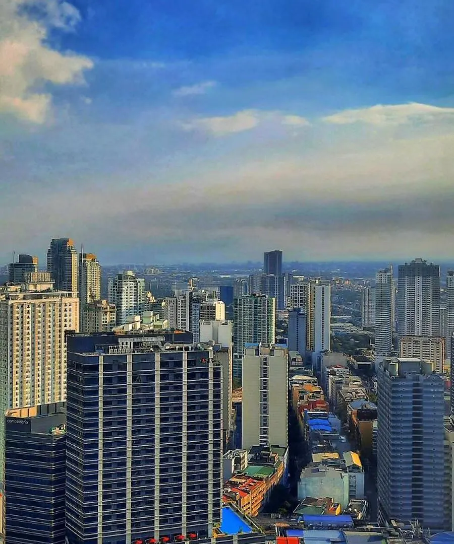 City Skyline View 53F-Air Residences Manila 0*,