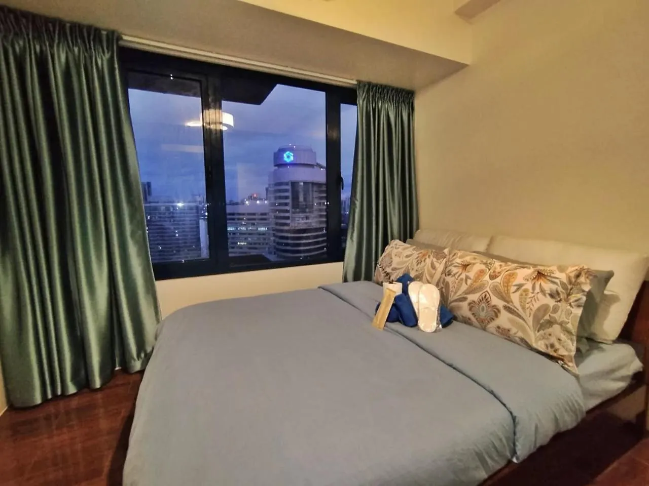City Skyline View 53F-Air Residences Manila Philippines