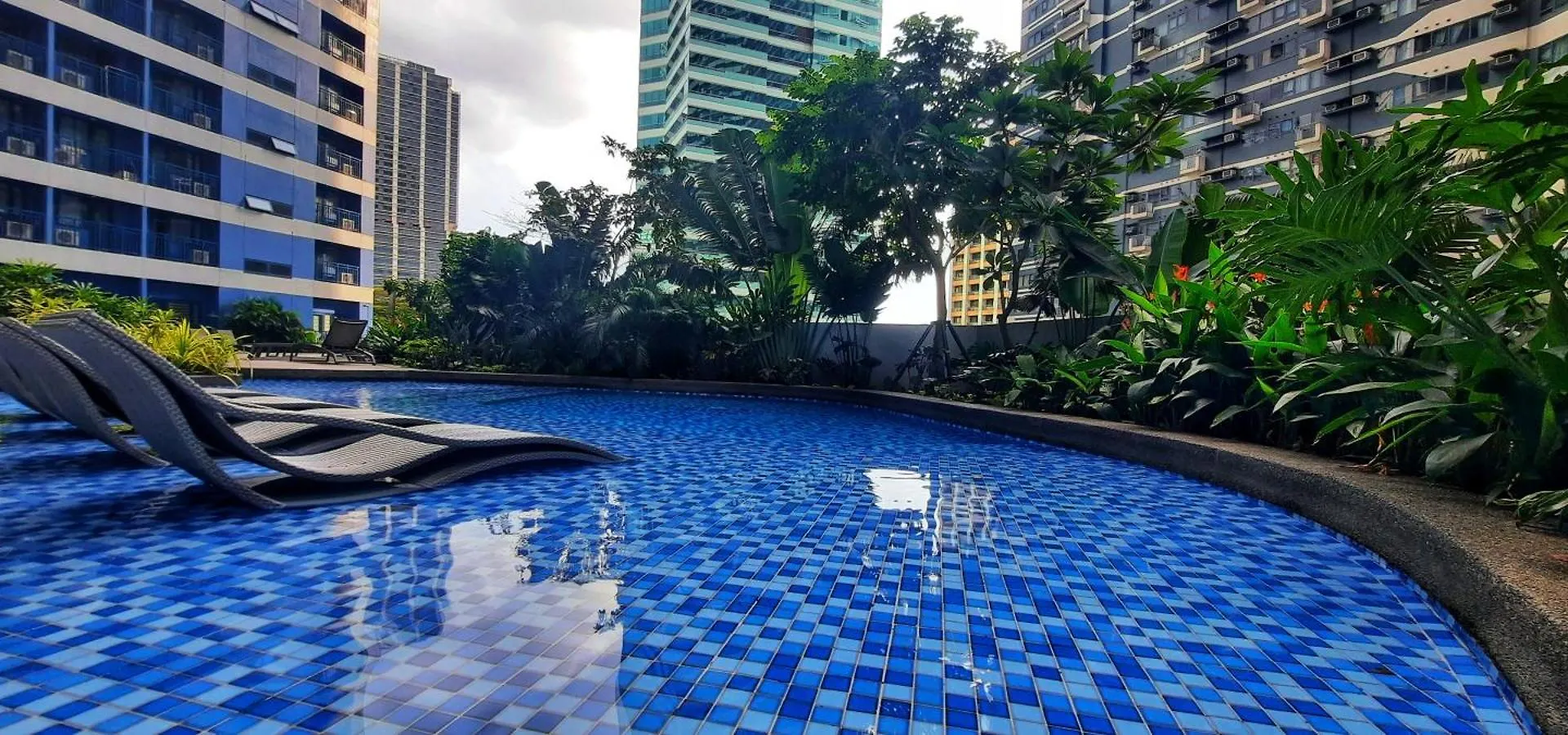 City Skyline View 53F-Air Residences Manila 0*,  Philippines